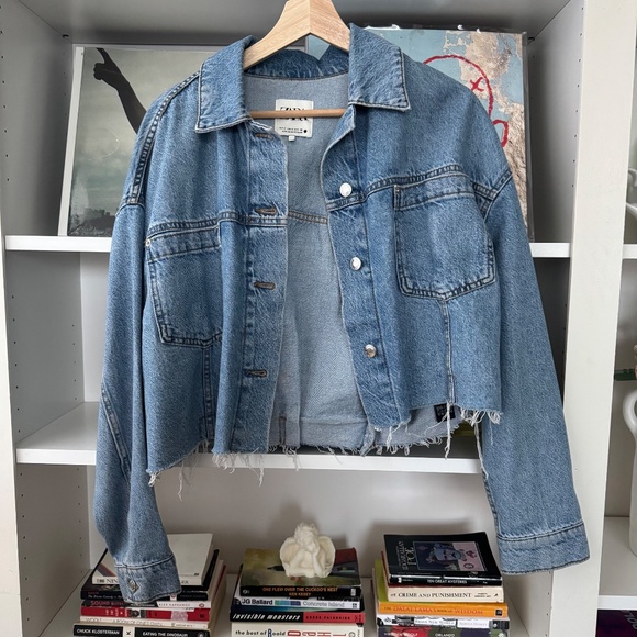 ZARA Cropped Denim Loose Fit Jacket - Picture 2 of 5